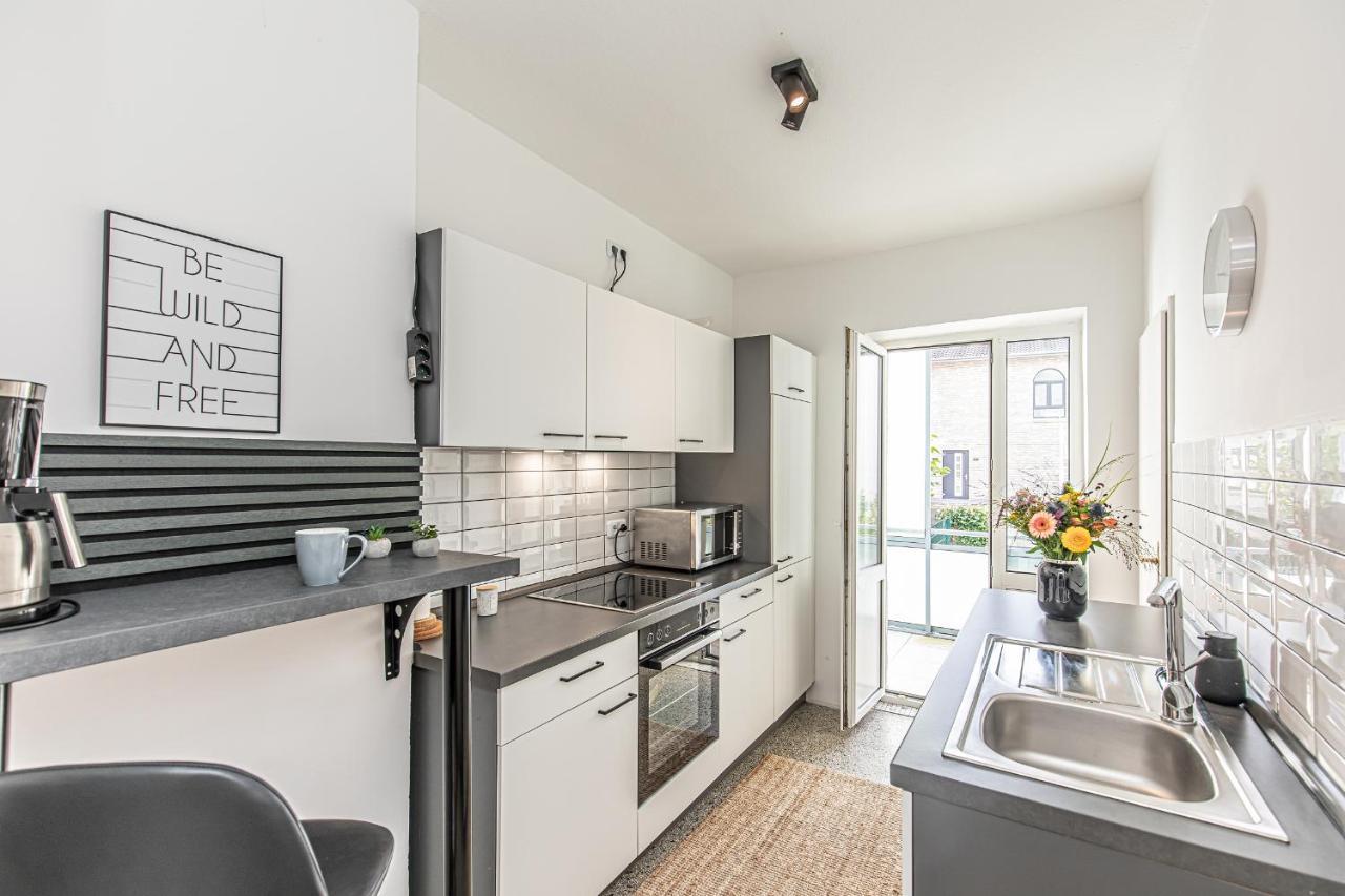 Fewo1846 - Kommood - Zentral Gelegenes Studio-Apartment Mit Balkon Im Hochparterre Flensburg Kültér fotó